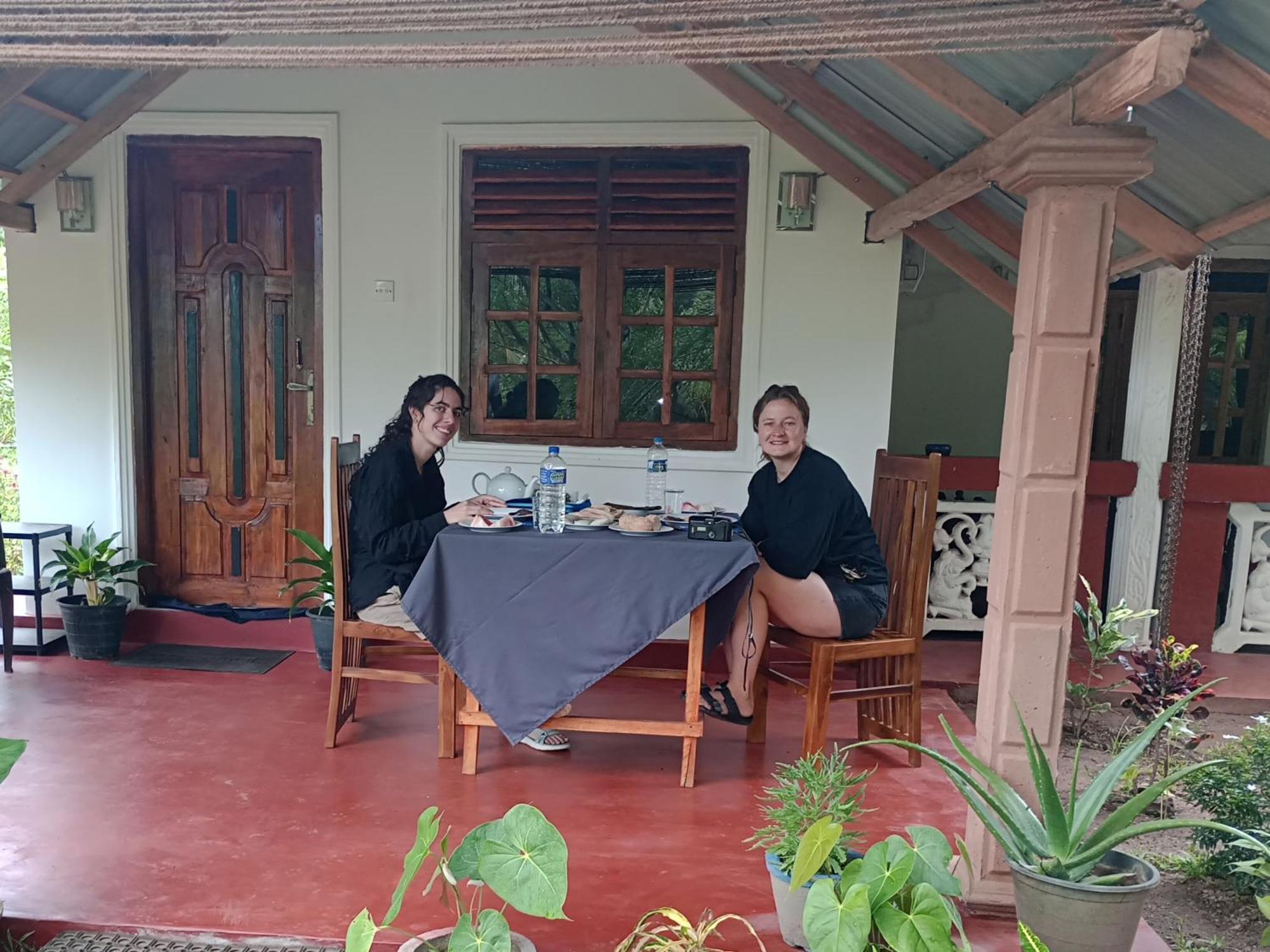 Jungle Eco Lodge & Safari Sigiriya Exterior photo